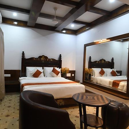 Hotel Lok Sagar Mysore Exteriör bild