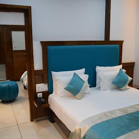 Hotel Lok Sagar Mysore Exteriör bild