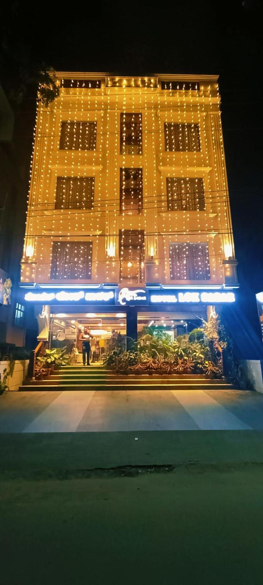 Hotel Lok Sagar Mysore Exteriör bild