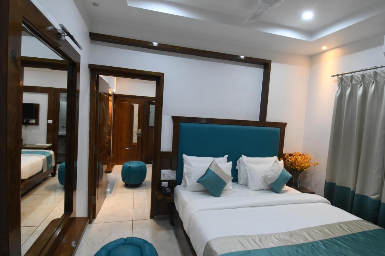 Hotel Lok Sagar Mysore Exteriör bild