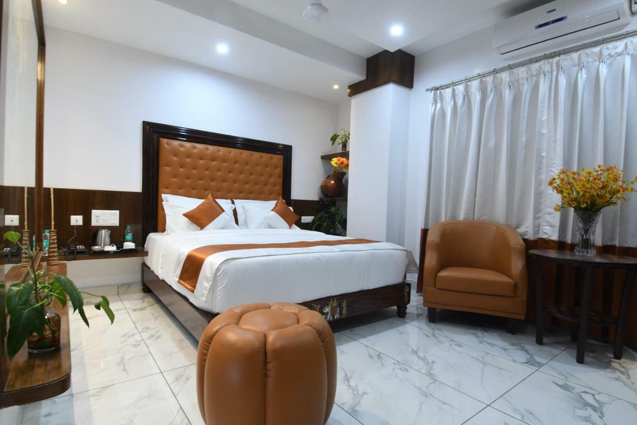 Hotel Lok Sagar Mysore Exteriör bild