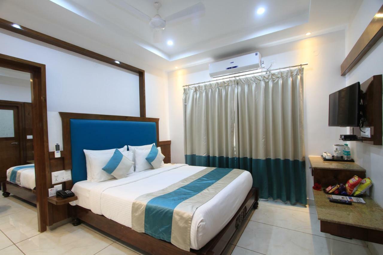 Hotel Lok Sagar Mysore Exteriör bild