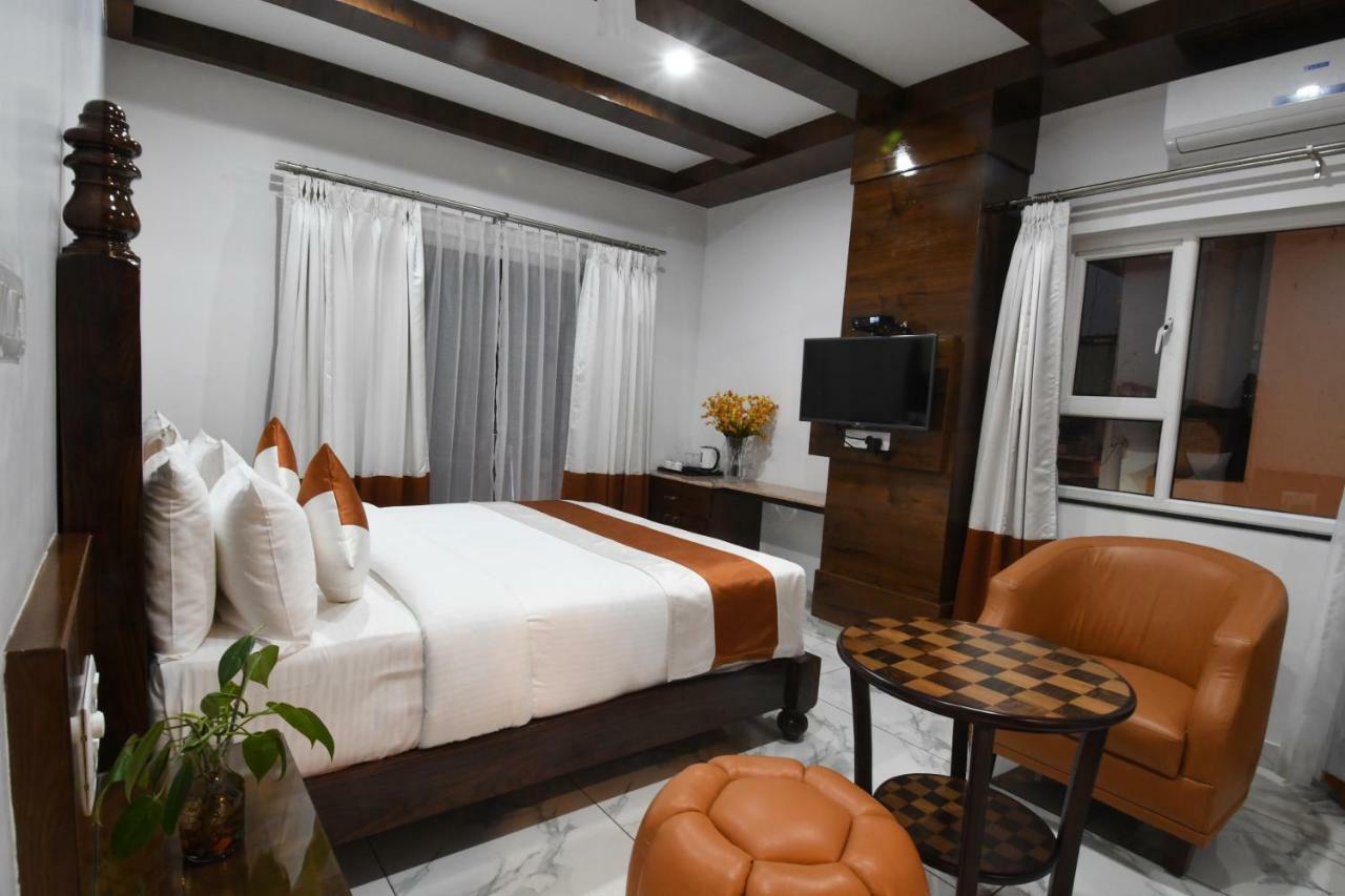 Hotel Lok Sagar Mysore Exteriör bild