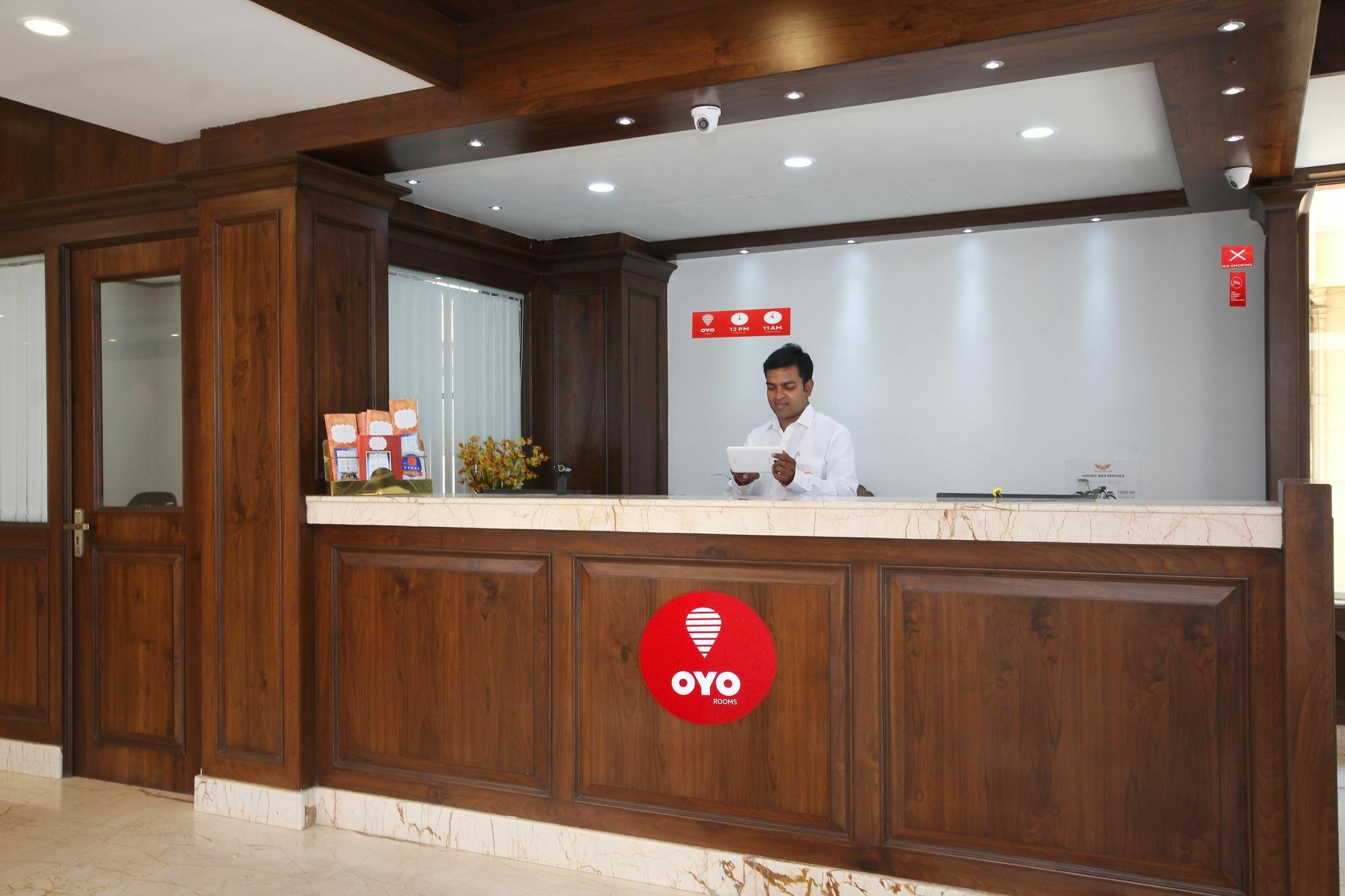 Hotel Lok Sagar Mysore Exteriör bild